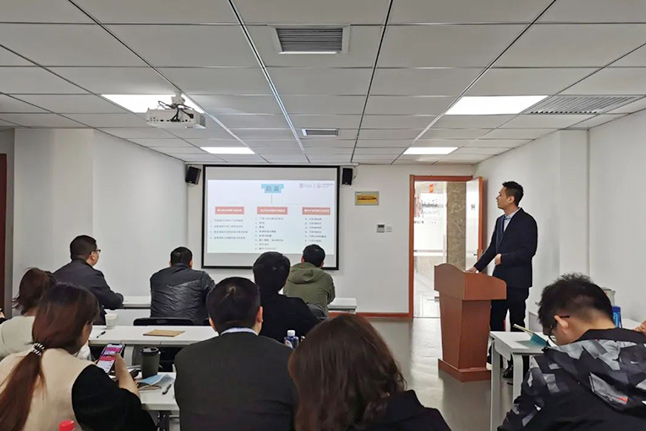 La société Yuanfar a organisé des activités de formation aux compétences commerciales au cours de la nouvelle année