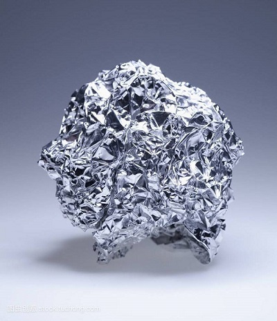 Aluminium - métal aussi précieux que des perles